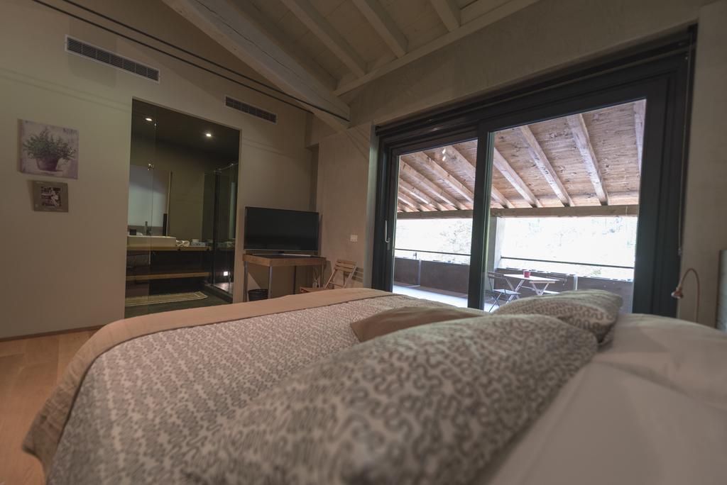 Agriturismo Locanda Del Pesco Collebeato Ruang foto